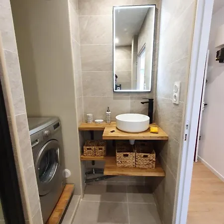 Apartmán Quiet & Cosy Near Loire River & Tramway