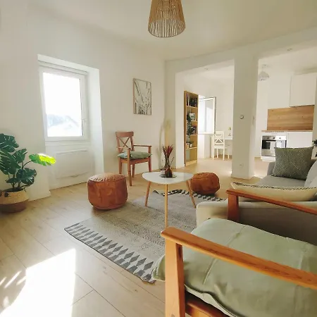 公寓 Quiet & Cosy Near Loire River & Tramway 南特